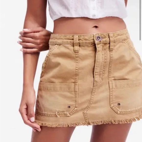 Free People Frayed Hem Distressed Cargo Mini Skirt Tan Khaki Women’s Size 26 - Picture 1 of 6